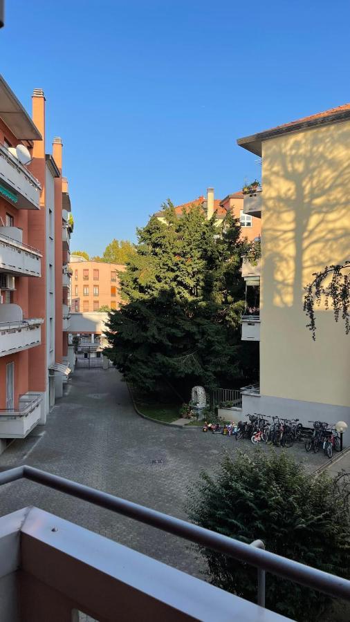 Stilish Apartment Few Steps From The Underground Milan Exterior photo
